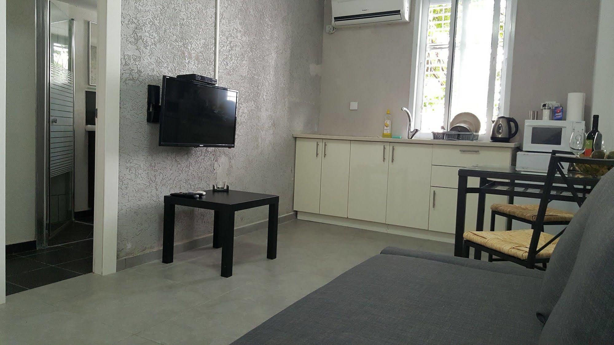 Studio Masaryk Apartment バト・ヤム エクステリア 写真